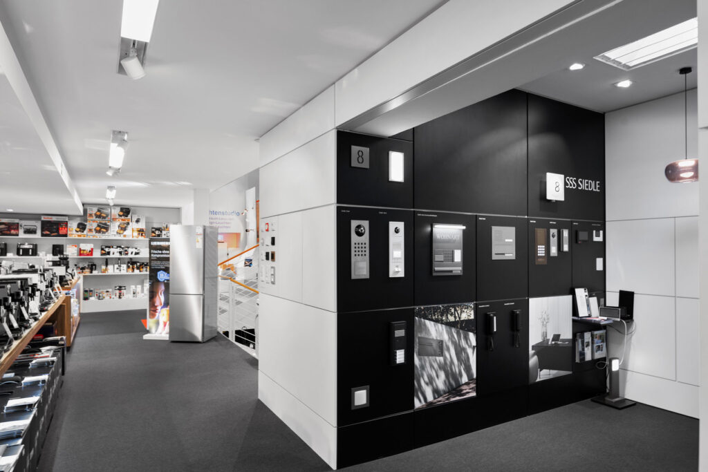 Elektrik rund um Fassade